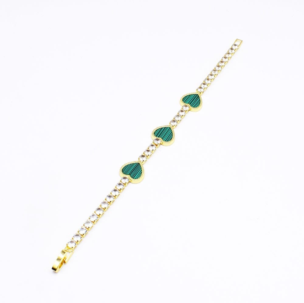 Pulsera con dije de corazón dorado
