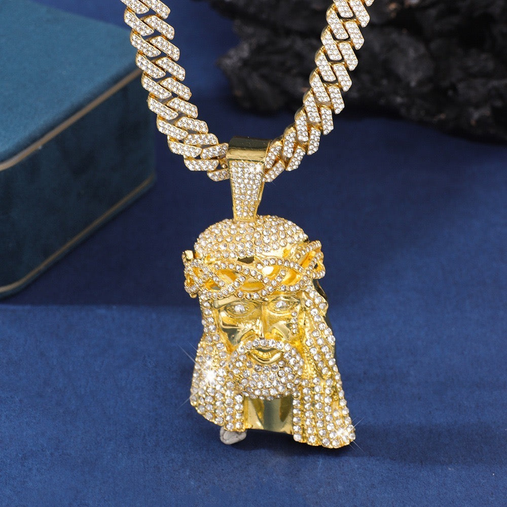 Collar con colgante de Jesús con diamantes de imitación y cadena de eslabones cubanos – 23”