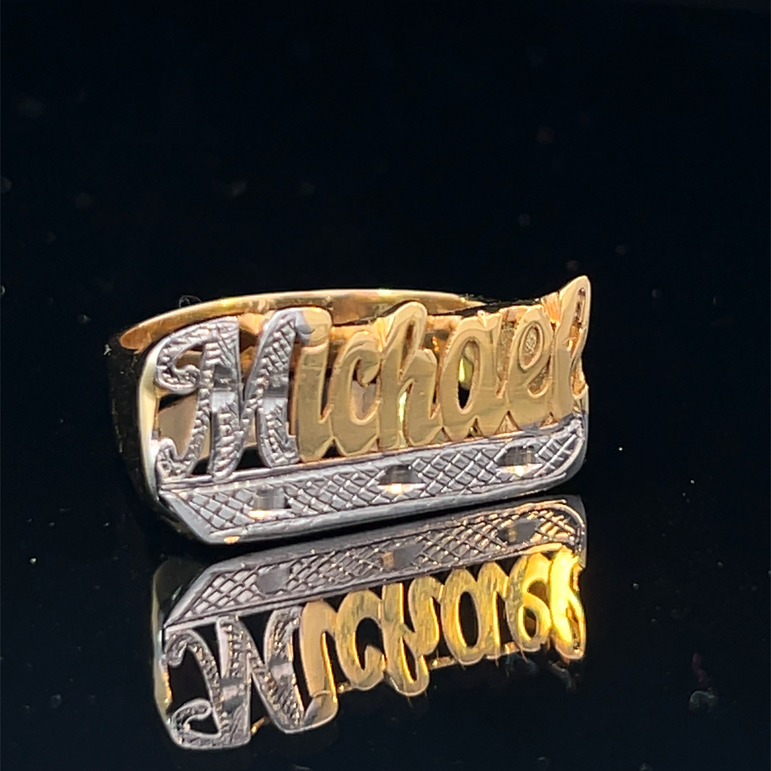 Anillo con nombre personalizado