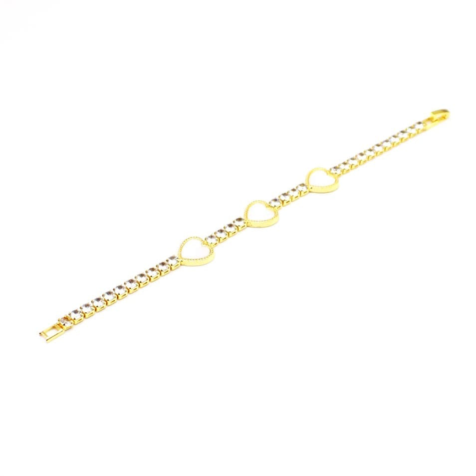 Pulsera con dije de corazón dorado