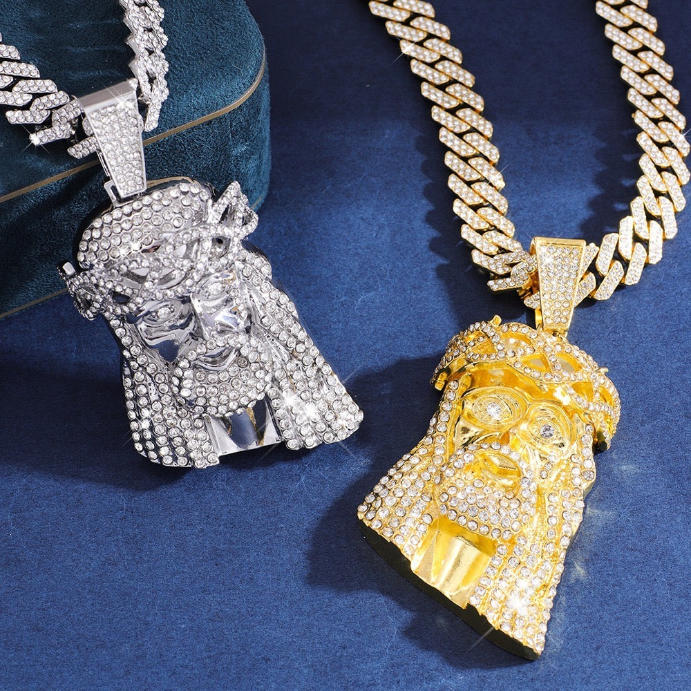 Collar con colgante de Jesús con diamantes de imitación y cadena de eslabones cubanos – 23”