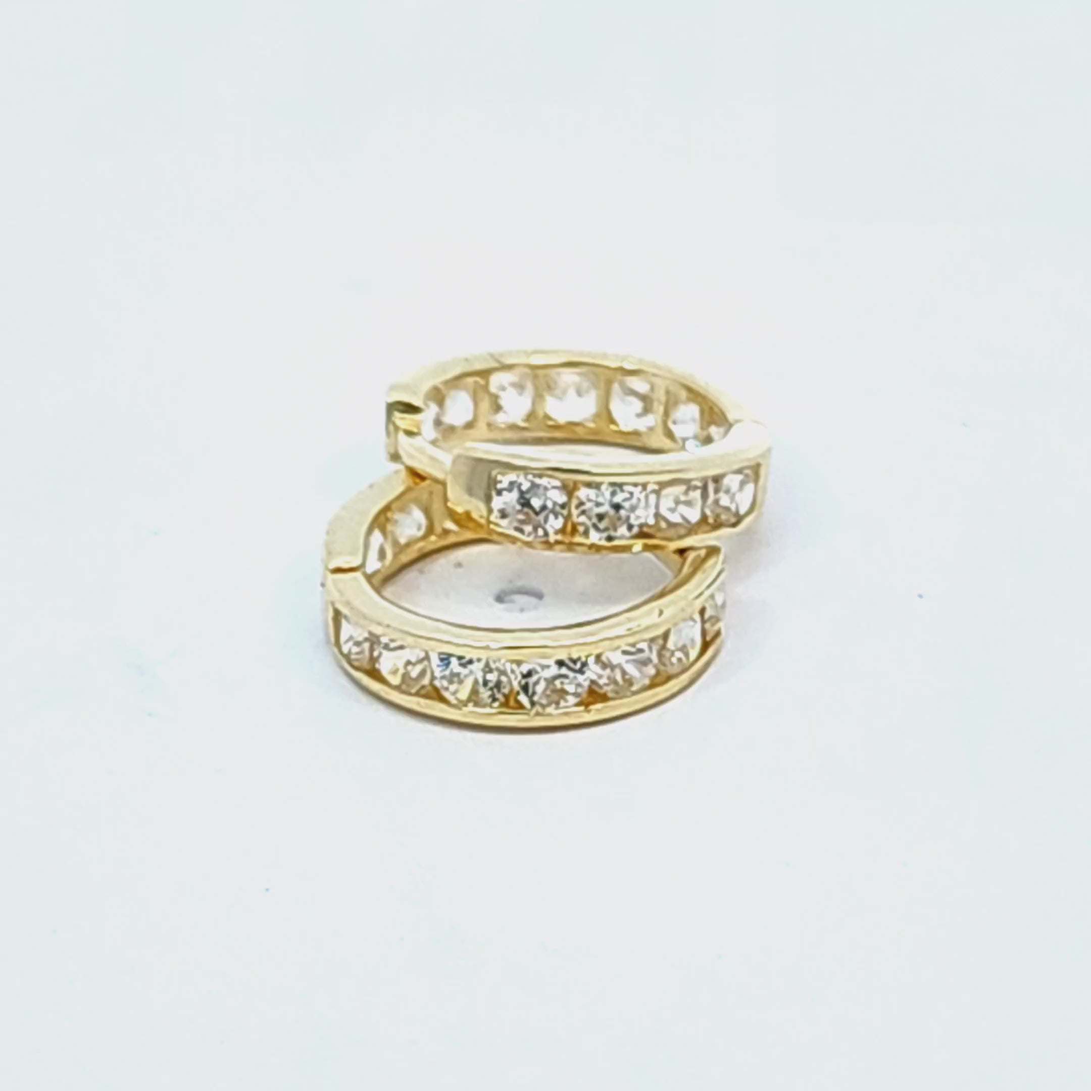 PENDIENTES HUGGIE