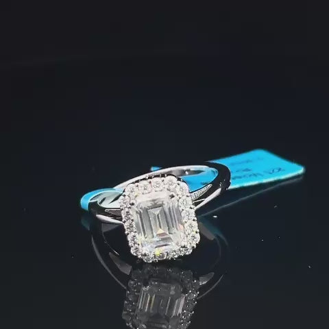 Anillo cuadrado de diamantes