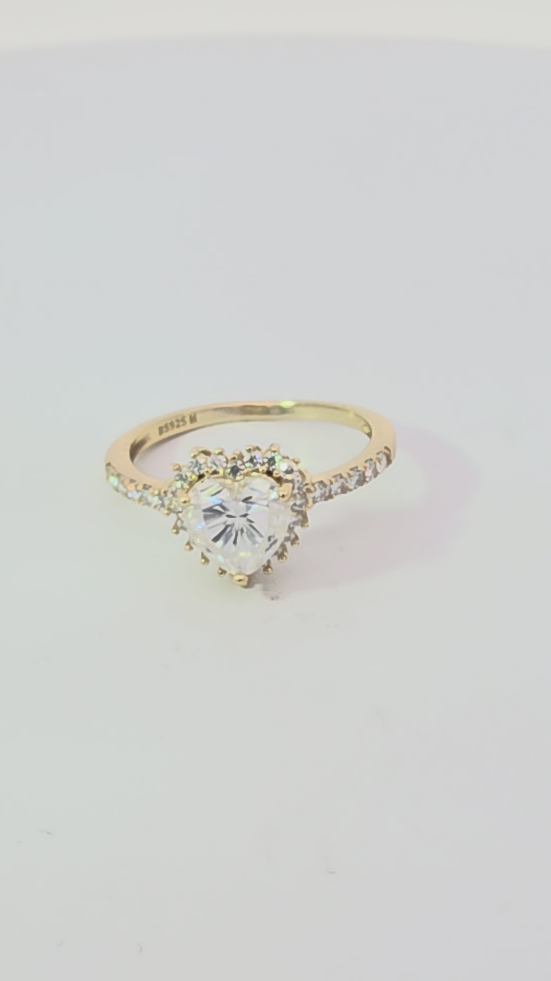 1.52ct VVS Moissanite Pear Halo Ring – 925 Silver