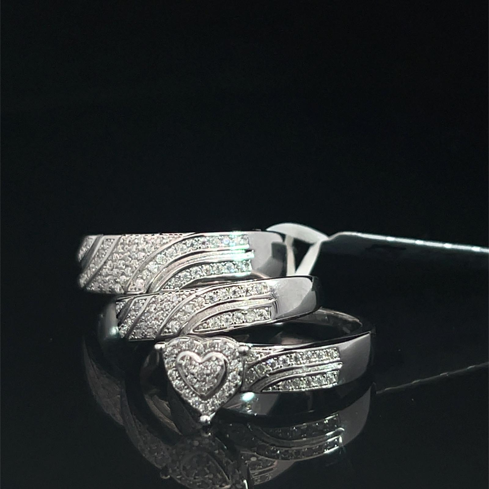 Anillos de corazón comprometido