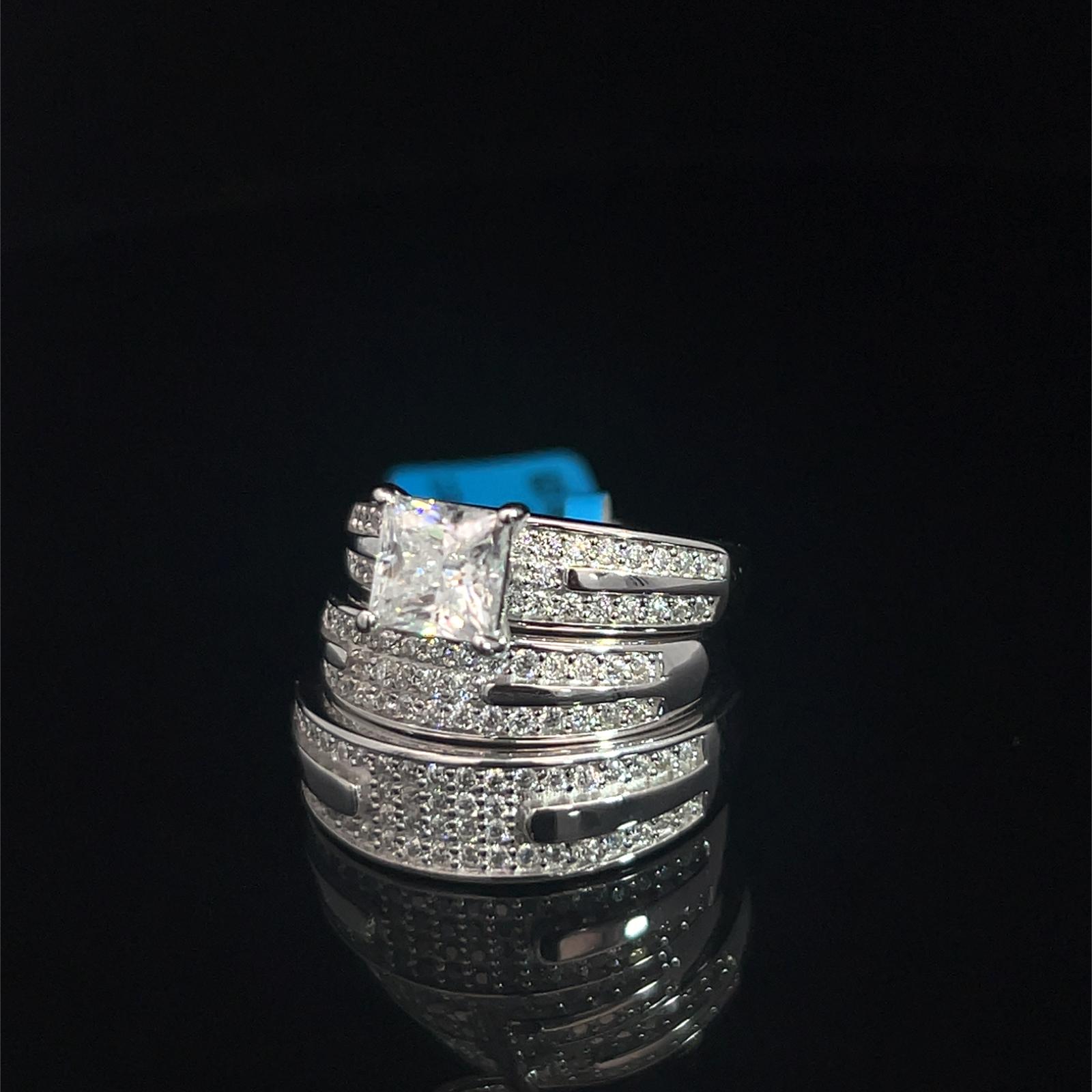 Anillo de compromiso cuadrado
