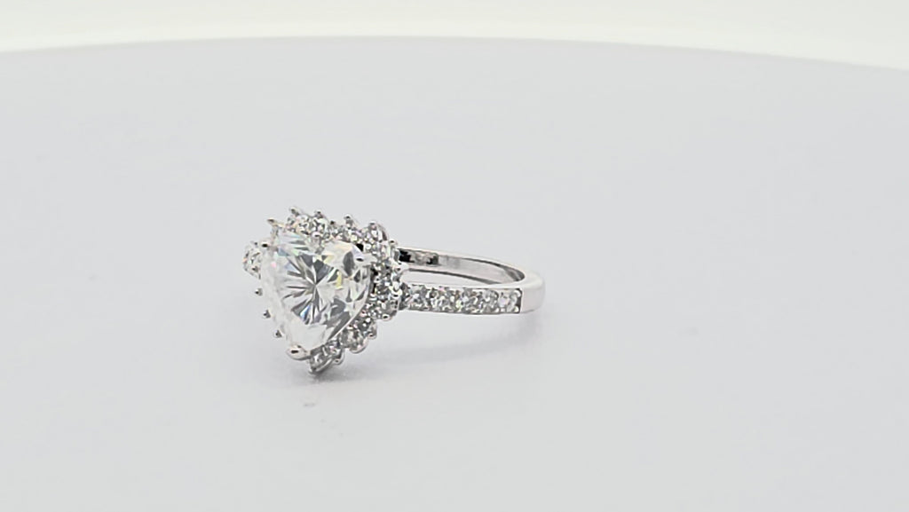 1.52ct VVS Moissanite Pear Halo Ring – 925 Silver