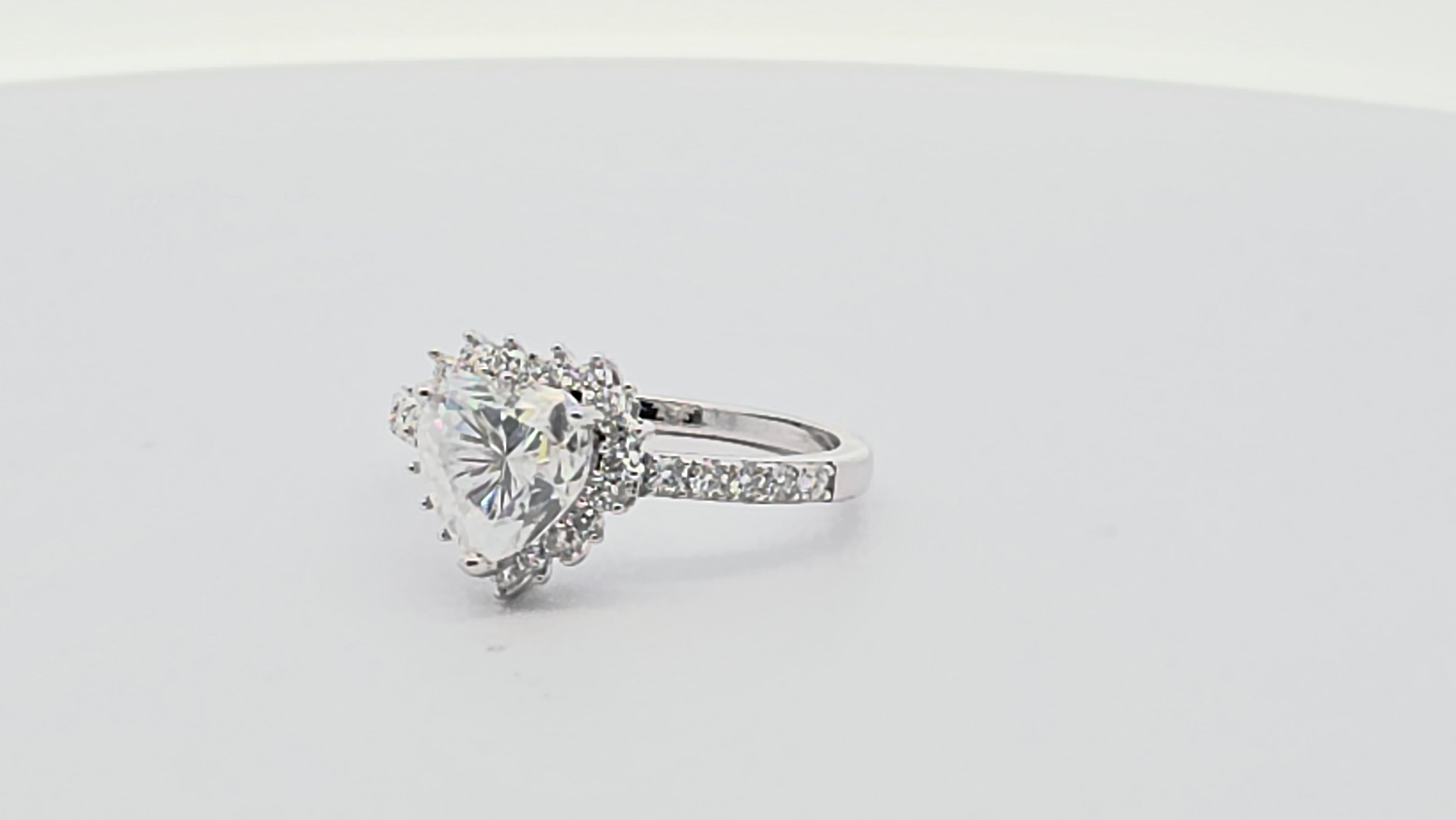 1.52ct VVS Moissanite Pear Halo Ring – 925 Silver