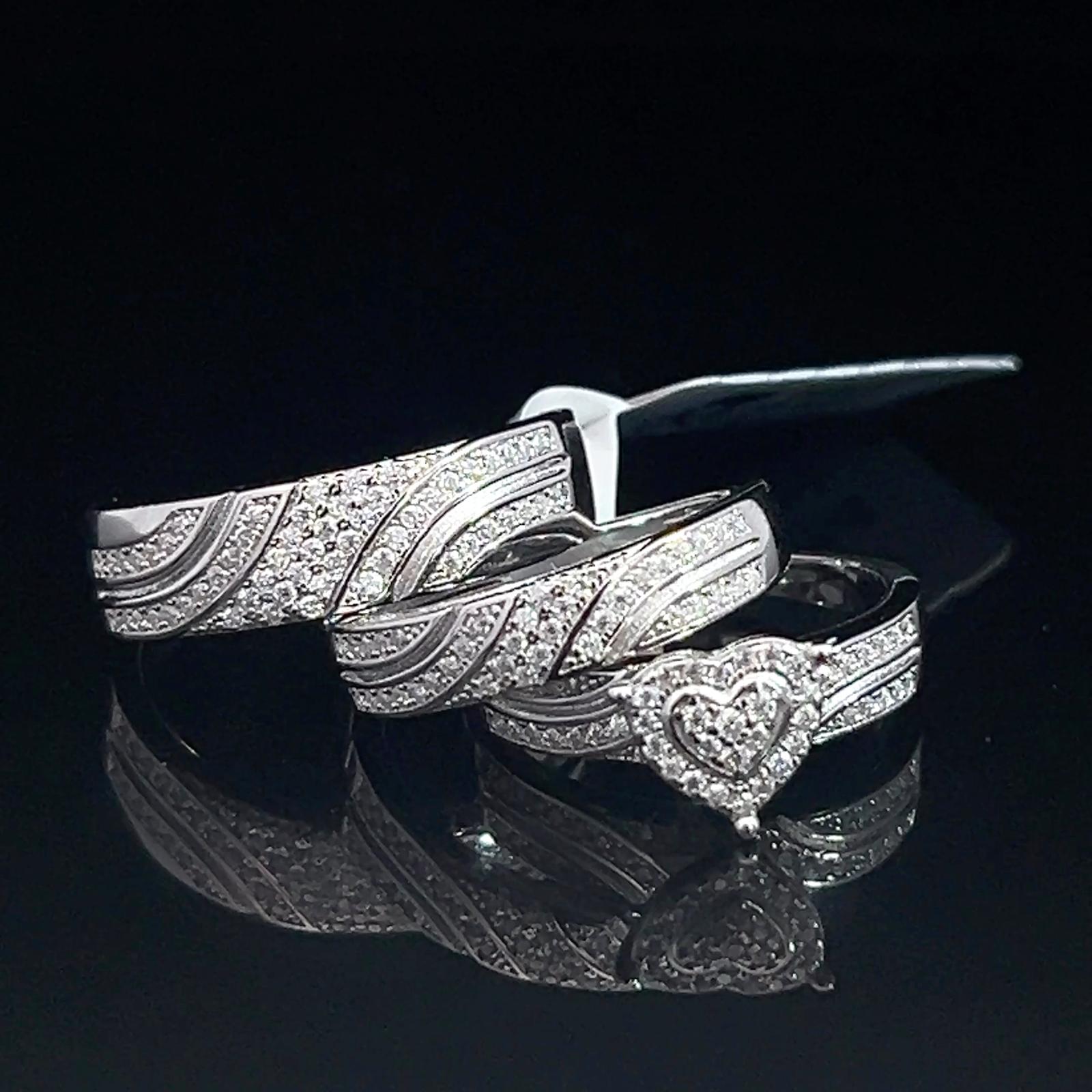 Anillos de corazón comprometido