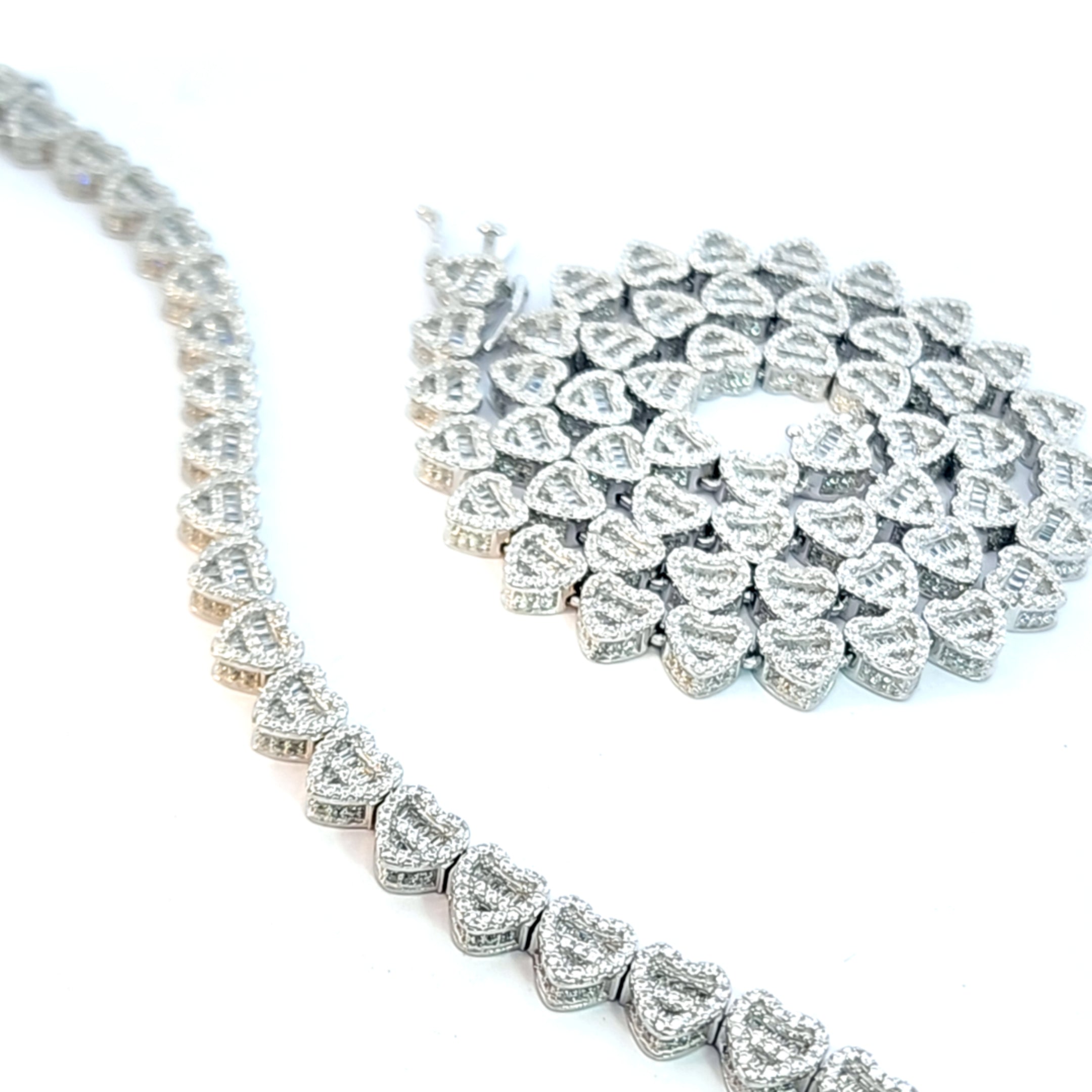 Conjunto de gargantilla de corazón con baguette de plata