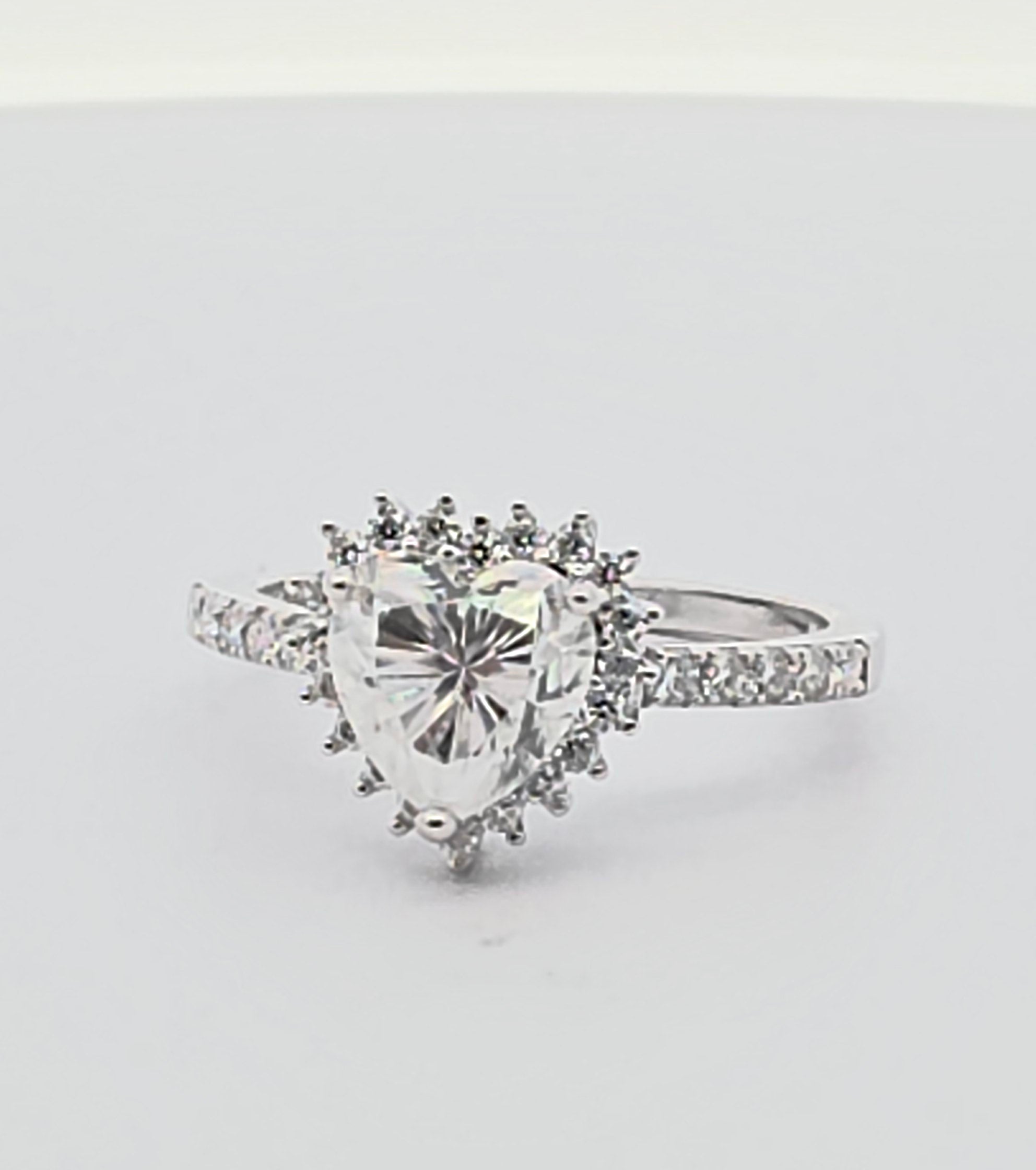 1.52ct VVS Moissanite Pear Halo Ring – 925 Silver